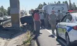Takla atan otomobil 50 metre sürüklendi: Uzman çavuş, eşi ve bebeği kazada can verdi