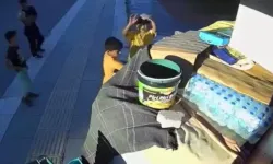 Kapalı büfeden su aldılar, parasını bırakıp gittiler! Örnek davranış kamerada