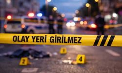 Tartışma dehşete dönüştü! Otomobiliyle kapıya sıkıştırdı