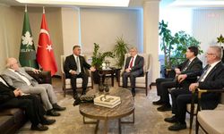 Gelecek Partisi Genel Başkanı Davutoğlu, Yerli ve Milli Parti Genel Başkanı Mutlu ile bir araya geldi