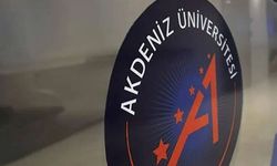 Üniversitede şok iddia: Öğretim üyesi dolandırıcılıkla suçlanıyor