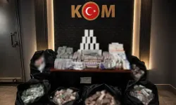 Fatih'te kaçak ilaç operasyonu! Binlerce tablet ele geçirildi
