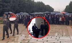 YENİ Parti Genel Başkanı Özgür Özel ve Kurucular Kurulu Ata'nın huzuruna çıktı
