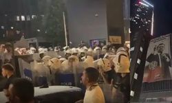 CHP İstanbul İl Başkanlığı'nda poster krizi! Çevik kuvvet yine il binasına girdi