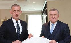 AKP kampında Dünya Kupası başarısızlığı masaya yatırıldı: TFF Başkanı ve Spor Bakanı için görevden alma değerlendirmesi