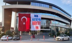 Saadet Partisi'nden "NATO'ya hayır" pankartı