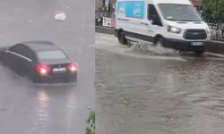 İstanbul'da sağanak hayatı felç etti! Yollar göle döndü