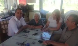100 yaşındaki Müzeyyen Eröz, YENİ Parti üyesi oldu!