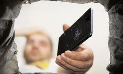 Çöpe atanlar bin pişman! Eski telefonların içinden altın çıkıyor
