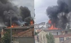 İstanbul’da korkutan yangın: 3 katlı binanın çatısı alevlere teslim oldu