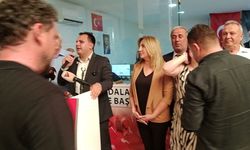 Dalaman Belediye Başkanı Sezer Durmuş meclis üyeleri ile beraber YENİ Parti’ye geçti
