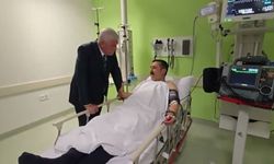 Dervişoğlu hastanede Türkoğlu'nu ziyaret etti, ardından Kurtuluş Parkı'na geçti