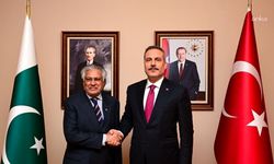 Dışişleri Bakanı Hakan Fidan, Pakistanlı mevkidaşı Dar ile İstanbul’da görüştü