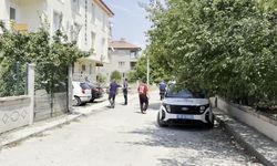 Komşuların park yeri kavgasında baba ve oğlu bıçaklandı