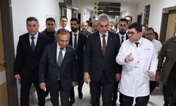 Sağlık Bakanı Memişoğlu, Melih Meriç'i hastanede ziyaret etti