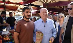Ümit Özdağ Sincan’da pazar esnafı ve vatandaşlarla buluştu