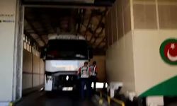 Yurt dışına çıkış yasağı bulunan Arif Kocabıyık, Kapıkule'de tırın altında yakalandı
