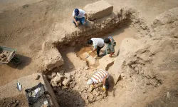 Antik kentin girişinde 1600 yıllık hamam ortaya çıkarılıyor