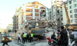 Bahçelievler’de yıkım sırasında 6 katlı bina çöktü: Bitişik apartman zarar gördü!