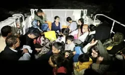 Çanakkale’de lastik bottaki 32 kaçak göçmen yakalandı