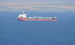 Çanakkale Boğazı'nda tanker alarmı: Bacadaki yangın söndürüldü!