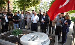 Ümit Özdağ Ankara'da Muhsin Yazıcıoğlu'nun kabrini ziyaret etti