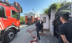 Emirgan Korusu'nda korkutan çatı yangını!