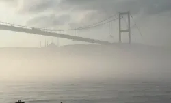 İstanbul Boğazı'nda sis alarmı: Gemi trafiği durduruldu, vapur seferleri iptal edildi!