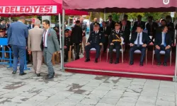 30 Ağustos töreninde komutanın koltuğuna AKP'li başkan oturdu!