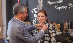 Ahmet Taner Kışlalı’nın eşi Nilüfer Kışlalı, YENİ Parti üyesi oldu