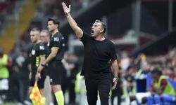 Galatasaray-Villarreal maçında olay! Okan Buruk kırmızı kart gördü