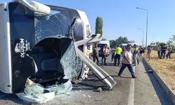 Afyonkarahisar'da yolcu otobüsü kaza yaptı