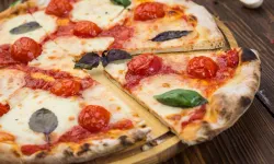 Dünyaca ünlü pizza zinciri Çin'de el değiştirdi