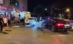 Bartın’da polis aracıyla otomobil çarpıştı: 2 polis yaralandı