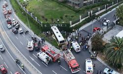 İstanbul’da İETT otobüsü duvara çarptı: Ölü ve yaralılar var!