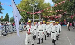 Zonguldak’ta Zafer Bayramı yürüyüşüne madenciler damga vurdu!