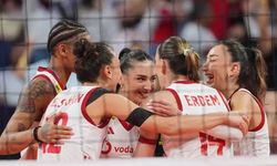 Filenin Sultanları Avrupa'da finale çıktı! Sırbistan'a set vermedik