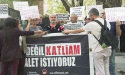 Depremzedeler Adalet Bakanlığı önünde: 'Ölen bebeğin hakkını niye savunmuyorsun?'