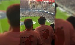Beşiktaş tribünlerinde 'A' sembolü iddiası: çArşı ürünleri stada alınmadı mı?