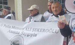 Hopa’da emekliler Ali Şekeroğlu için alanlara çıktı: 'Para için değil, onurumuz için'