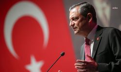 Özgür Özel'den Avrupa şampiyonu olan Filenin Sultanları'na tebrik