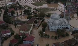 Sakarya sele teslim: Hayat durdu, okullar tatil!