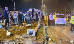 Bartın’da düğün dönüşü kaza: Minibüs ile hafif ticari araç çarpıştı, 21 kişi yaralandı