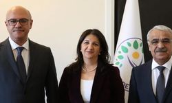DEM Parti İmralı Heyeti, Öcalan ile görüşmek üzere yola çıktı!
