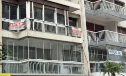 Alsancak’ta kiralık iş yeri alarmı: 300 ilan ticaretteki daralmayı ortaya koydu...