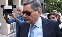 Melih Gökçek adliyeye sakız çiğneyerek geldi! İşte o görüntüler...