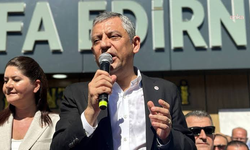 Özgür Özel’den Filenin Sultanları’na şampiyonluk telefonu! Eda Erdem ve Üstündağ’ı kutladı