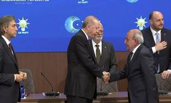 'Partimi bırakırsam başkanlığı da bırakırım' diyen Septioğlu AKP rozetini taktı