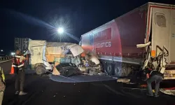 Tekirdağ’da minibüs TIR’a saplandı: 1 kişi öldü, sürücü ağır yaralandı!