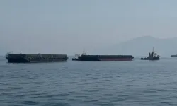 Hürmüz Boğazı’nda tanker alarma geçti: 3 mühimmatla vuruldu!